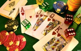 bm395 စလော့ — online slot machine reels ကစားနေသောမြင်ကွင်း